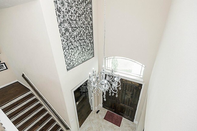 Building Photo - 26727 Cedardale Pines Dr