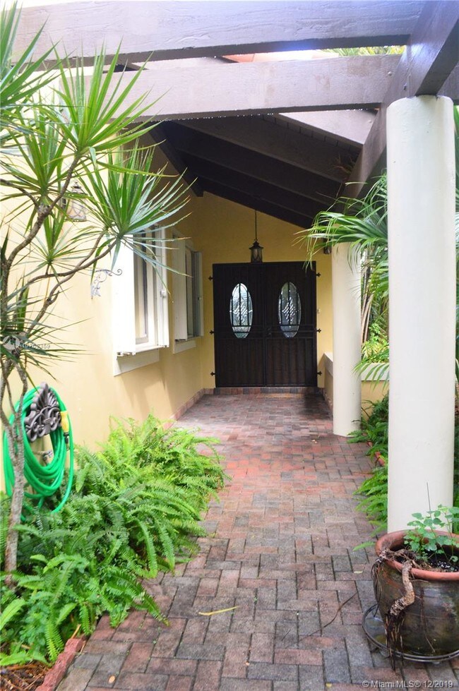 Building Photo - 9954  Costa Del Sol Blvd  D-89 Doral Fl 33178