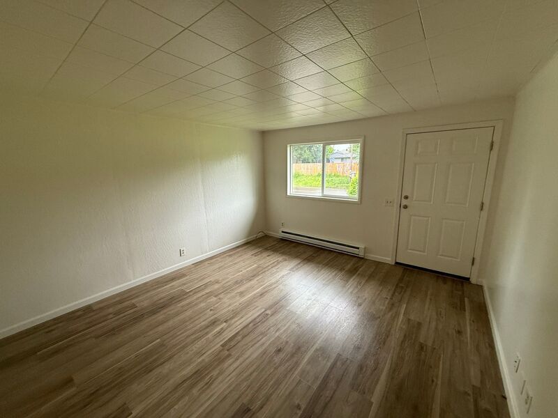 Foto principal - 1031 Orchard St N
