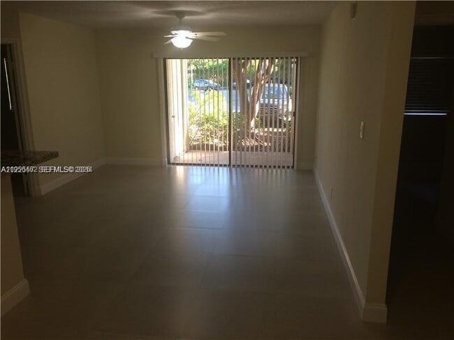 Foto del edificio - 650 S Park Rd