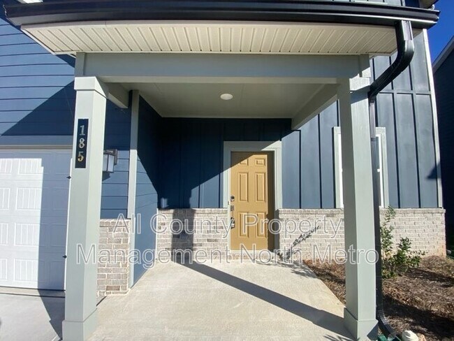 Photo - 185 Springwood Ln House