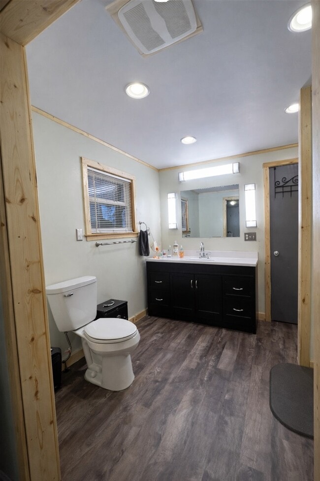 Building Photo - 16 Marion St