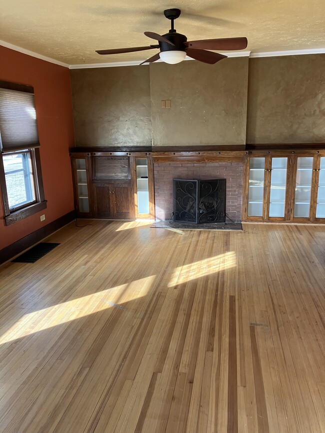 Building Photo - 2423 N Nevada Ave