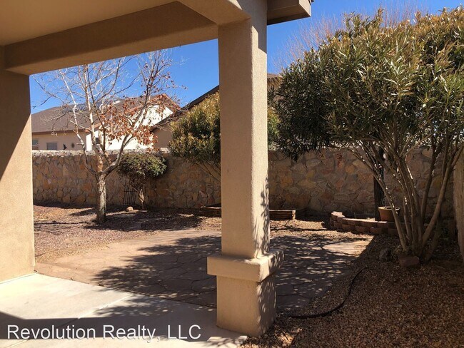 Building Photo - 3 br, 2 bath House - 7570 Sierra Bella Place