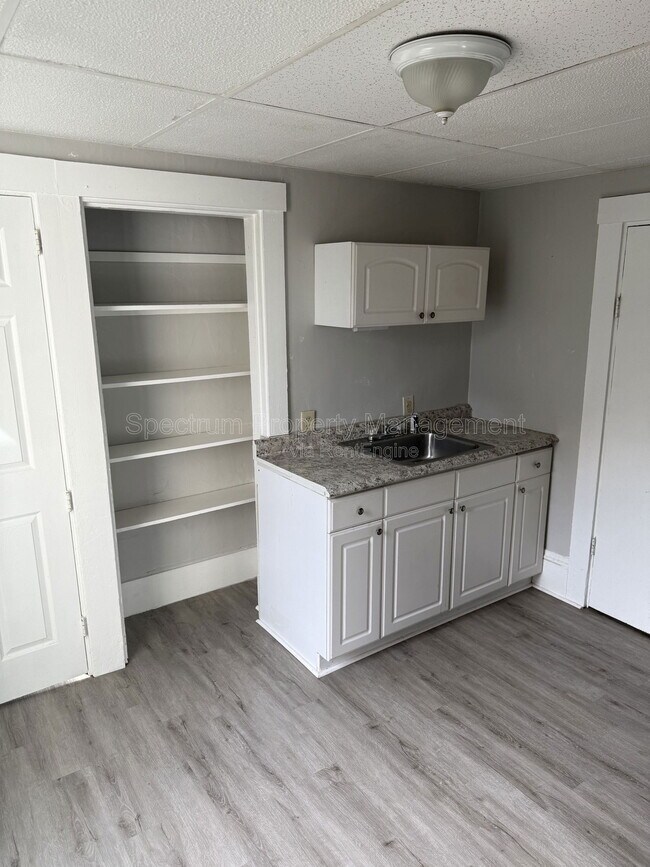 Building Photo - 22 Highland Ave