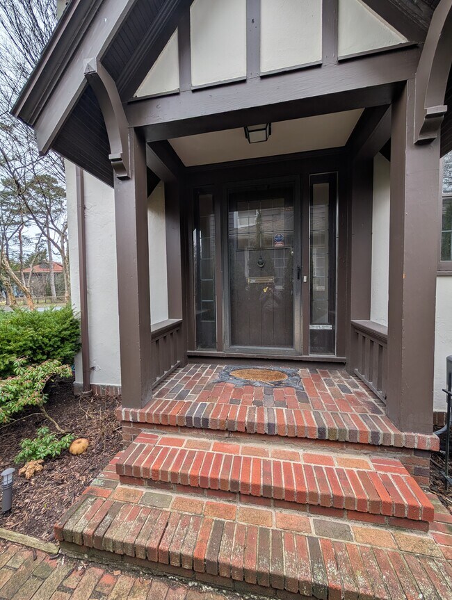 Foto del edificio - 416 Yarmouth Rd