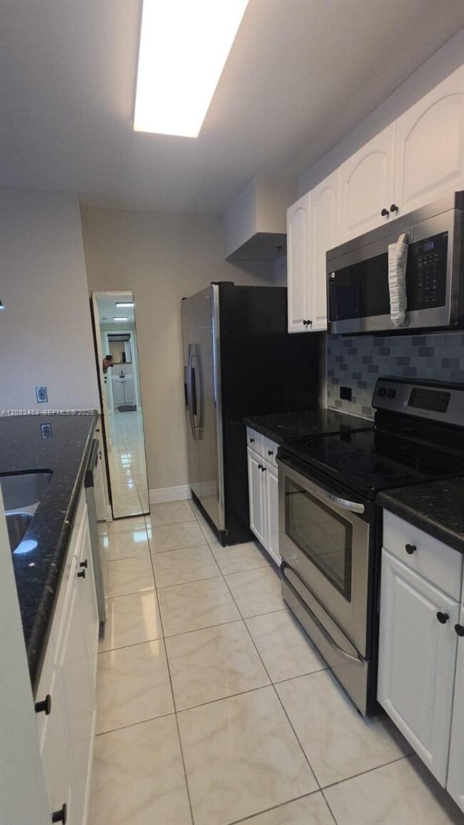 Foto del edificio - 7545 E Treasure Dr