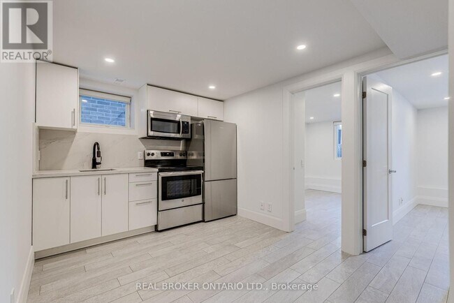 Photo du bâtiment - 613-613 Harvie Ave