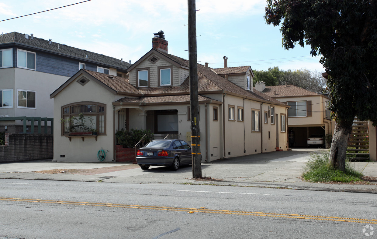 Primary Photo - 1117 El Camino Real