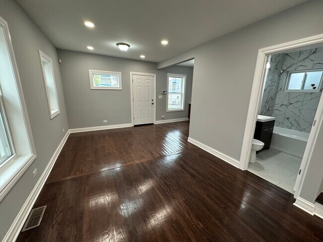 Foto del edificio - 559 N Long Ave