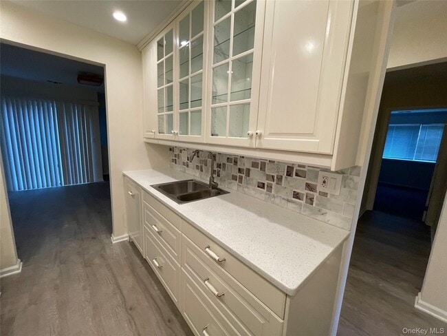 Foto del edificio - 327 N Greeley Ave