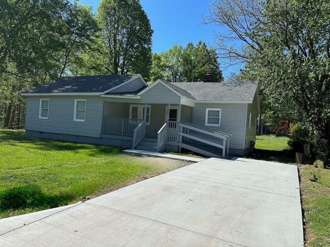 Primary Photo - Charming 3BR House in Charlotte