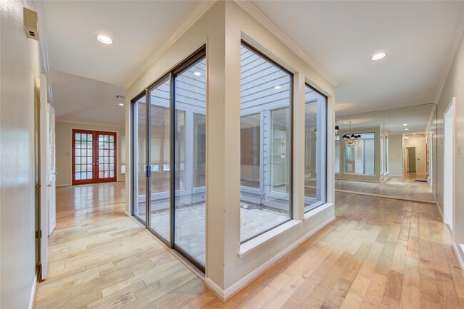 Building Photo - 12307 Rocky Knoll Dr