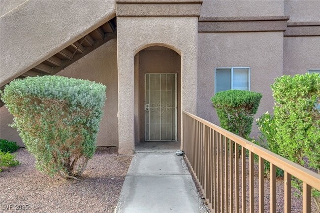 Building Photo - 5751 E Hacienda Ave
