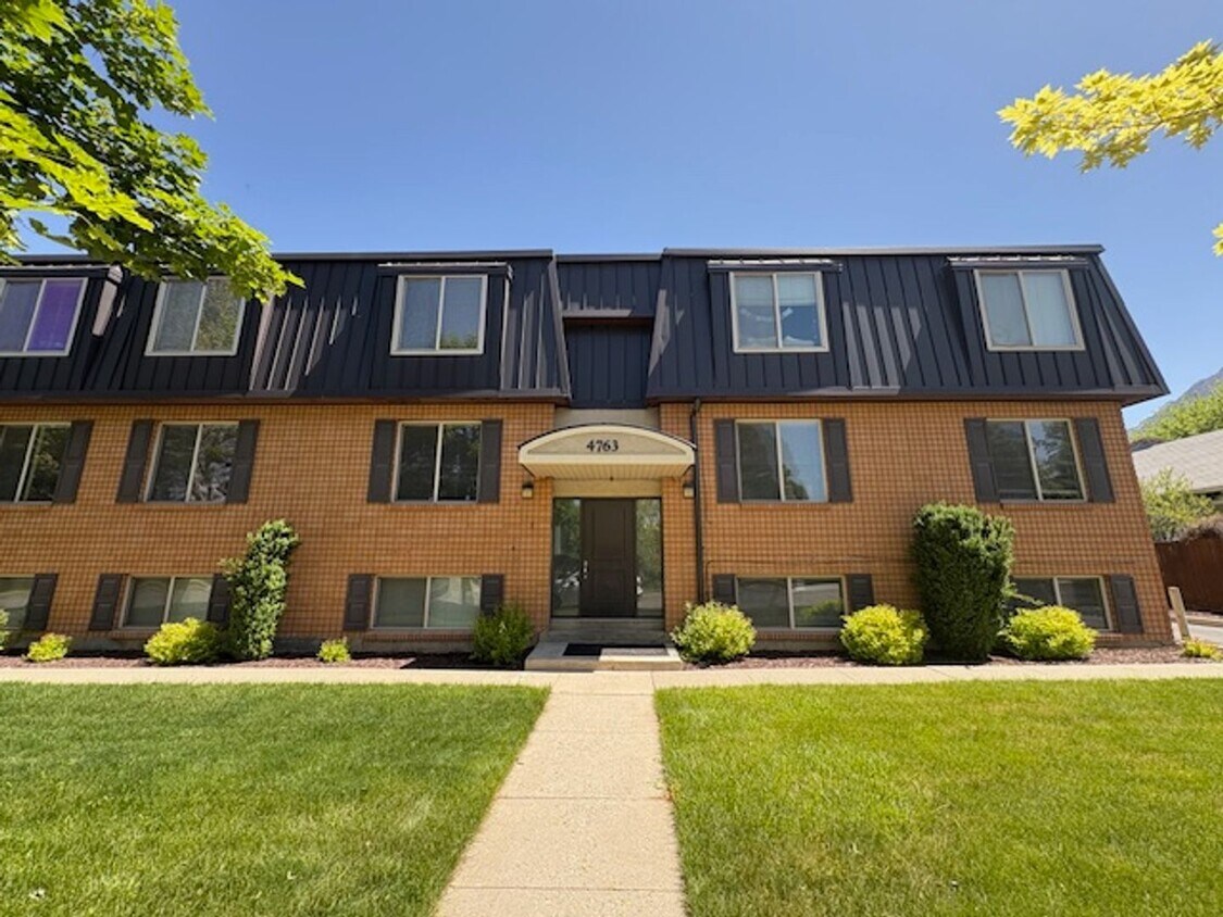 Primary Photo - 2 Bedroom Apartment in Holladay!