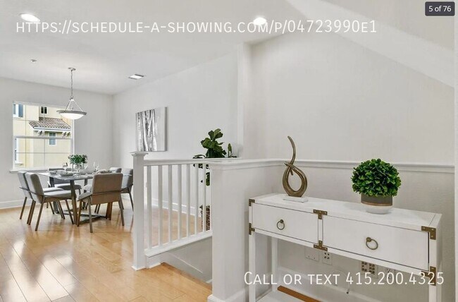 Foto del edificio - Modern 3-Bed, 3.5-Bath Townhome in Prime S...