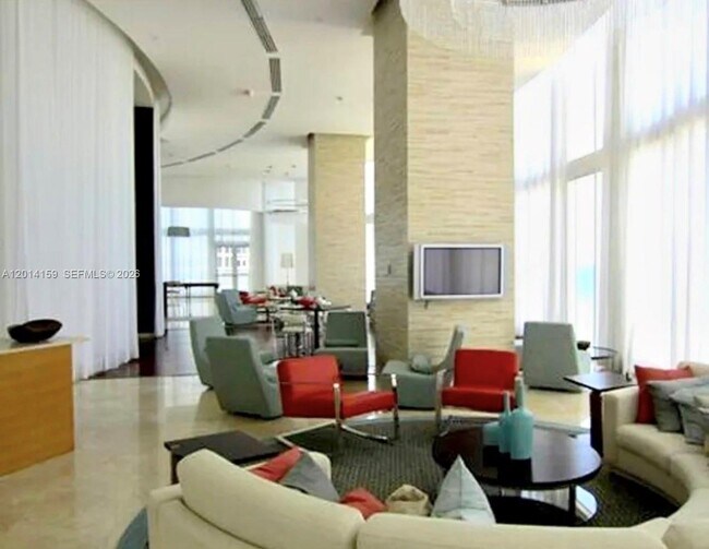 Building Photo - 15901 Collins Ave