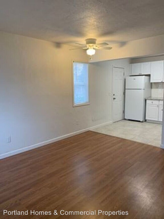 Building Photo - 3825-3829 SE 68th Ave