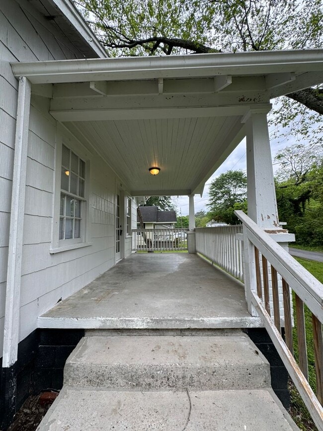 Building Photo - 2/1 House in North Rome- $795