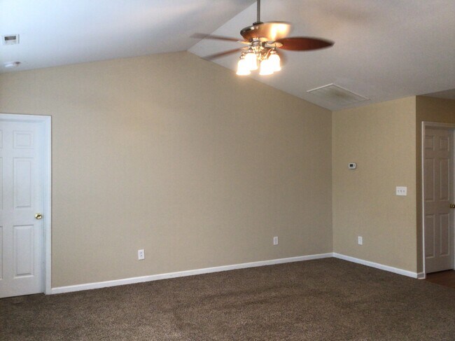 Foto del edificio - 119 Moon Shadow