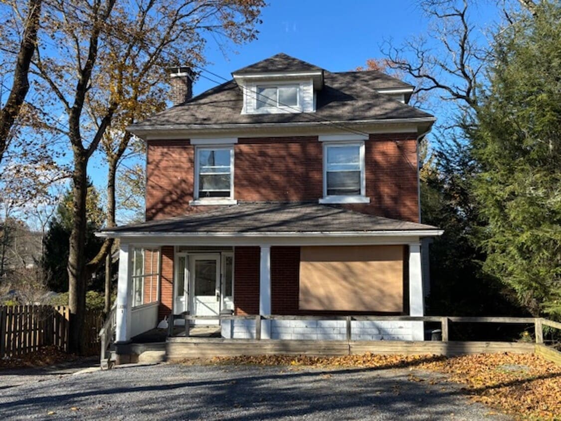 Primary Photo - Kamineni-1070 Luzerne Street