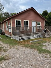 Building Photo - 2321 Franklin St