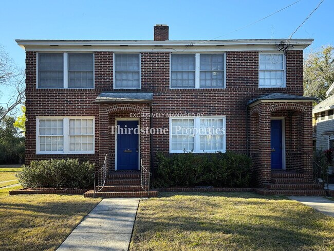 Foto del edificio - 2779 Riverside Ave