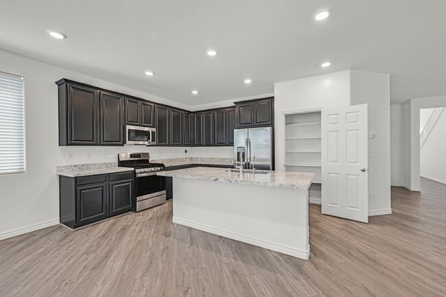 Building Photo - 7106 Calvert Cliffs St