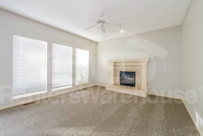 Building Photo - 4 Bedroom / 2.5 Bath Home In Gardner KS......