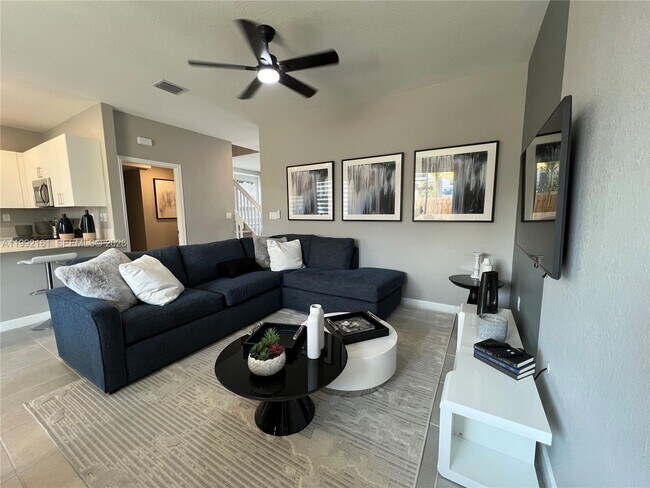 Foto del edificio - 680 SE 13th Ct