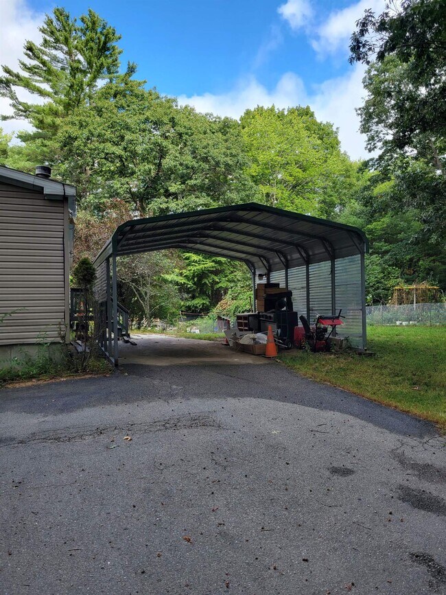 135 Province Rd, Barrington, NH 03825 Townhome Rentals in Barrington