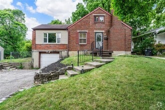 Building Photo - 1329 Shaftesbury Rd