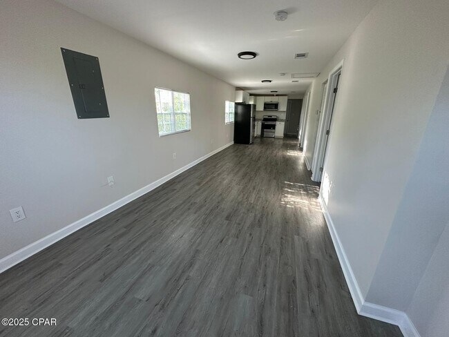 Foto del edificio - 619 E 8th Pl