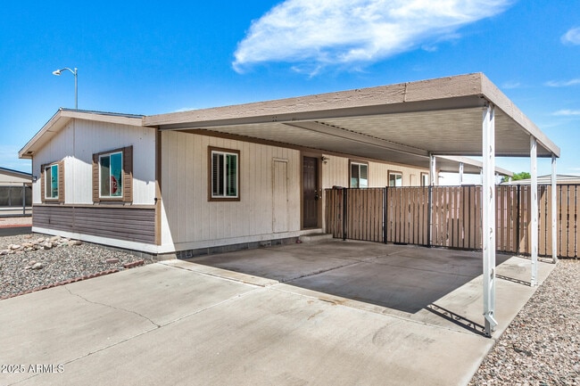 Foto del edificio - 8601 N 103rd Ave