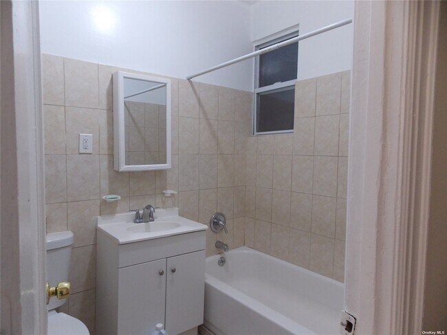 Building Photo - 1129 Grant Ave