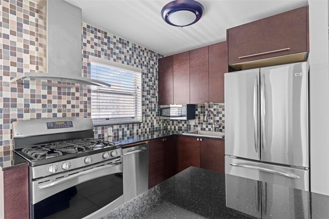 Building Photo - 1357 Collins Ave