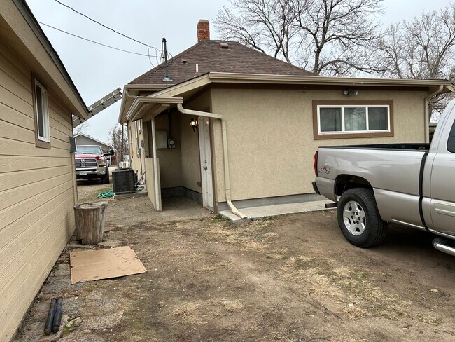 Entrada al sótano - 1524 3rd Ave