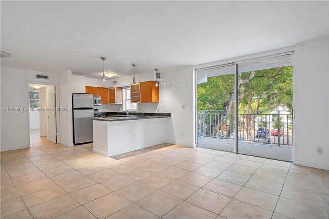 Foto del edificio - 750 NE 64th St