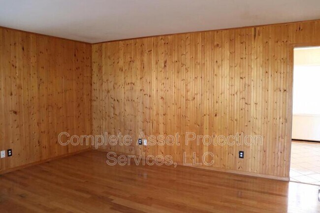 Foto del edificio - 7831 Walnut Ave