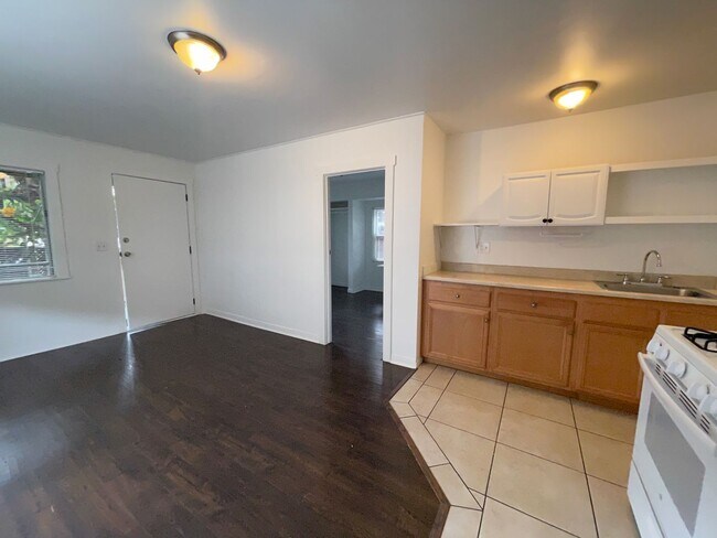Building Photo - 266 Orange Avenue