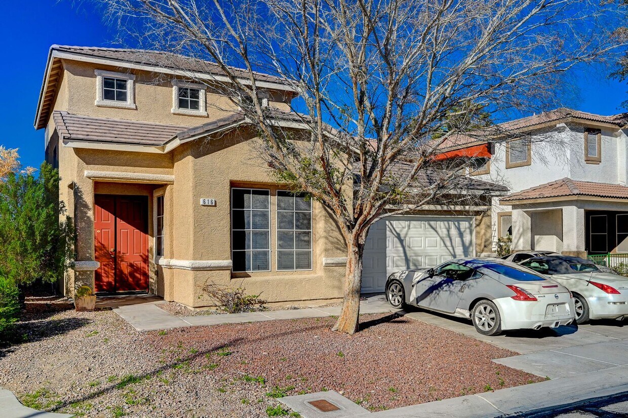 Primary Photo - 3 bedroom 2 bath home in Silverado Ranch