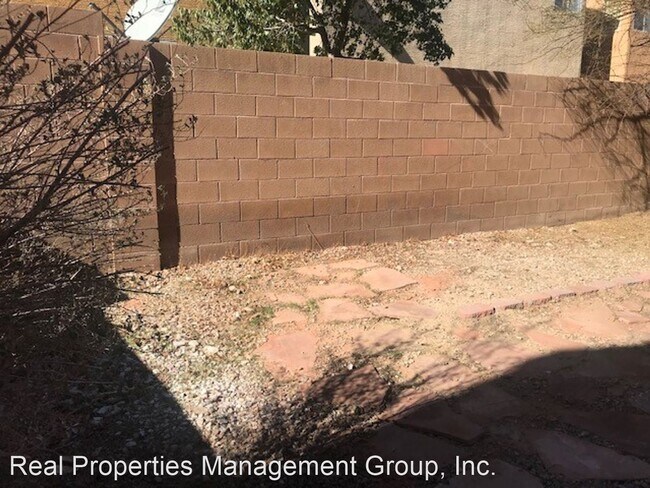 Foto del edificio - 3 br, 2.5 bath House - 9575 Bouncing Ball