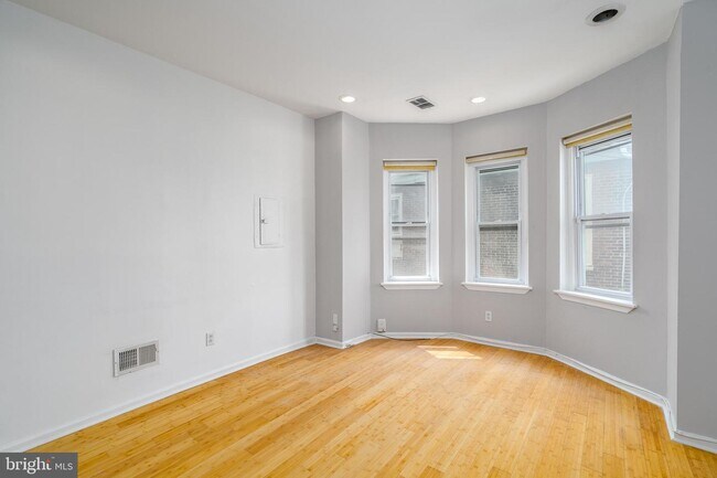 Building Photo - 744 S 22nd St