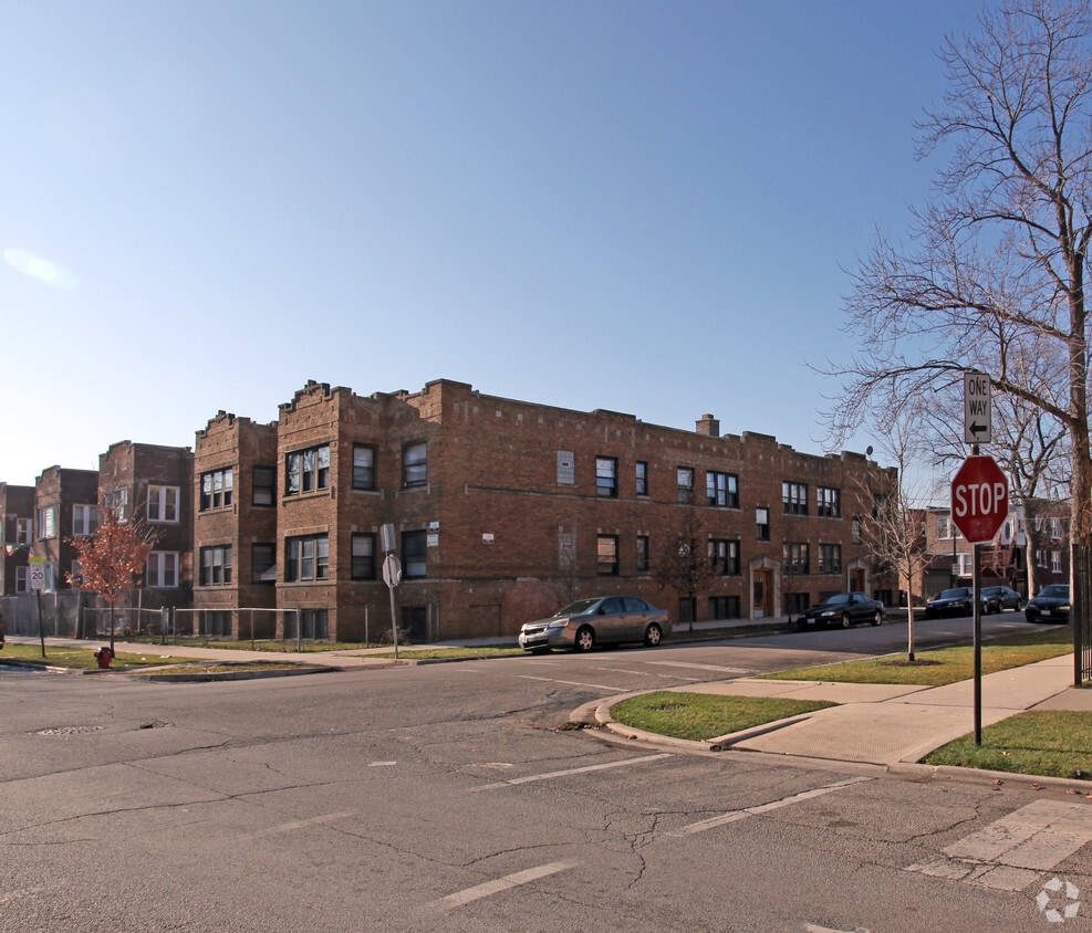 Primary Photo - 6400 S Richmond St