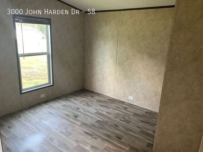 Building Photo - 3000 John Harden Dr