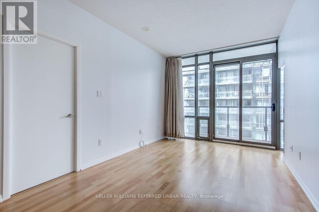 Building Photo - 38 Grenville St