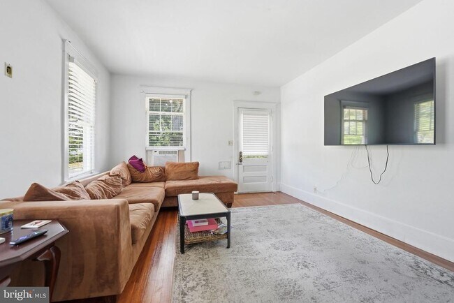 Foto del edificio - 524 N Kenmore St