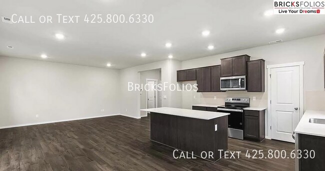 Building Photo - Don’t Miss Out: Puyallup’s Best Home Deal + Bonus Offer!