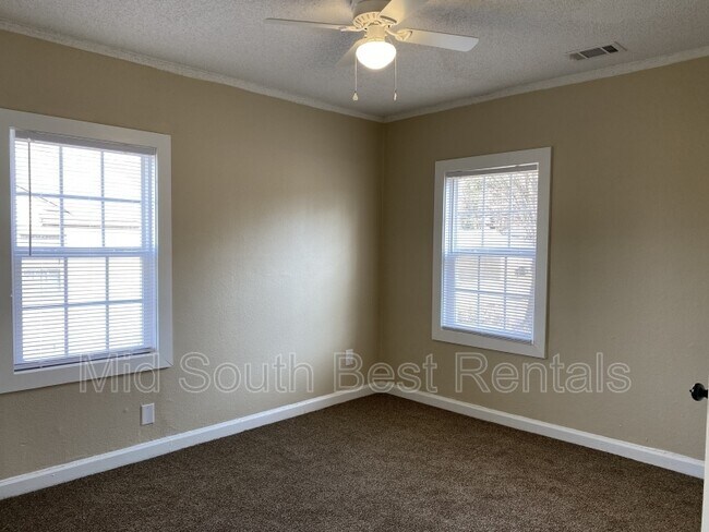 Building Photo - 1368 Kimball Cove