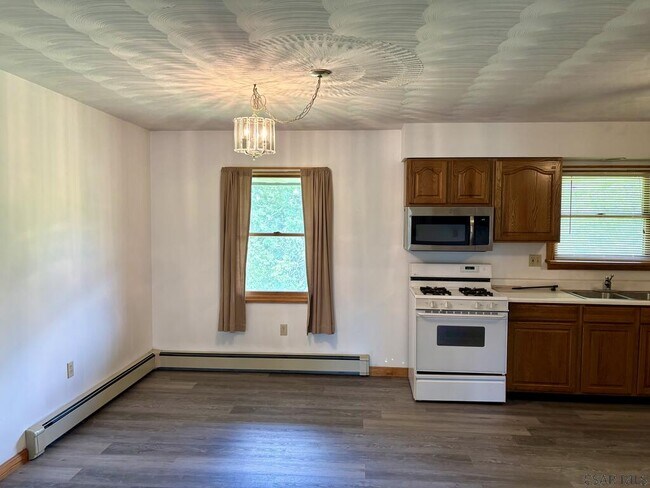 Foto del edificio - 2837 Bedford St